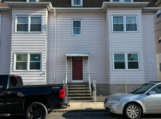 424 3rd St #1N, Fall River, MA 02721
