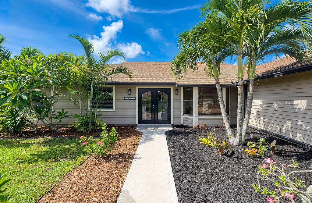 4 bed, 2.5 bath, 2151 sqft, $5,000 — Photo 3