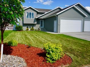 778 16th Ave E, Dickinson, ND 58601