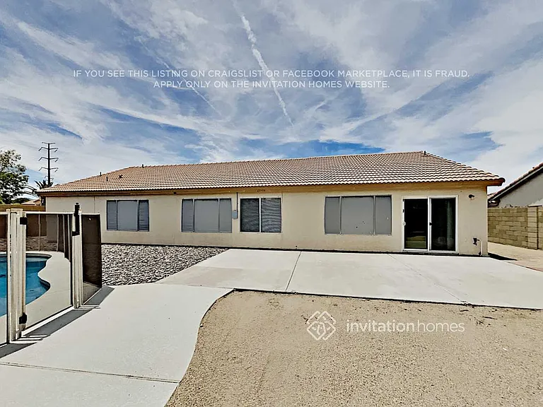7039 S 19th St — Photo 16