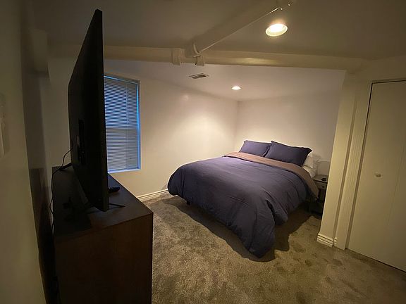 3rd image of 920 Wilson Ave