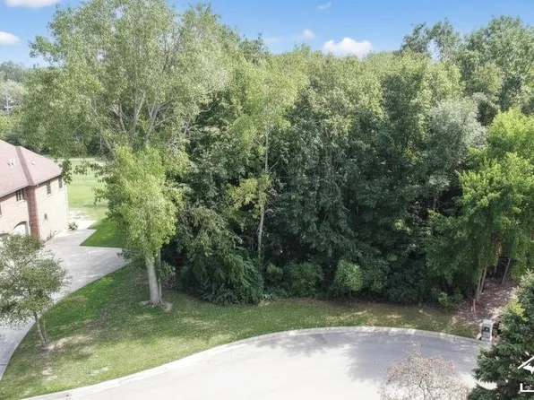 1059 Abbey Rd, Monroe, MI 48161