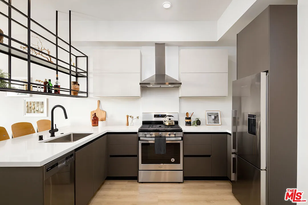 1 bed, 1.0 bath, 689 sqft, $3,595 — Photo 3