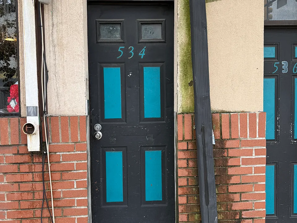 534-36 W Girard Ave #2