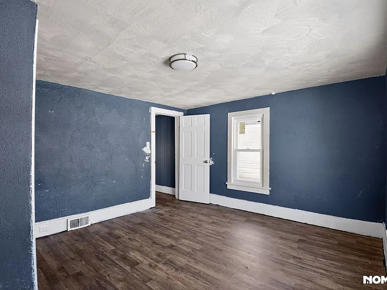 920 S Matthew St — Photo 10