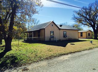 700 S Walnut St, Brady, TX 76825