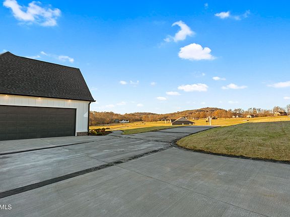 3rd image of 1911 River Mist Cir