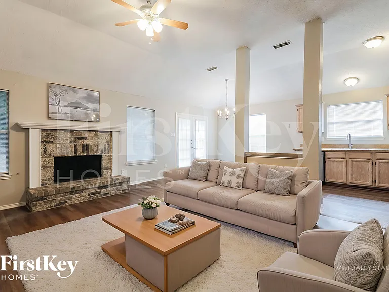 1446 Cross Courts Dr — Photo 4