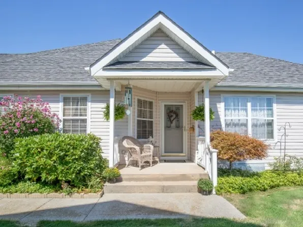 89 Saddle Lakes Dr, Riverhead, NY 11901