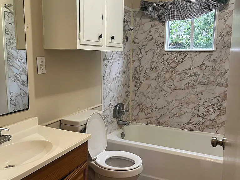 1805 Brook St — Photo 10