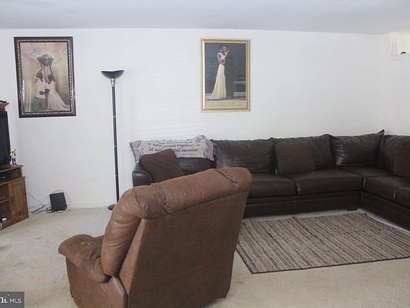 5th image of 17 Juliana Cir W