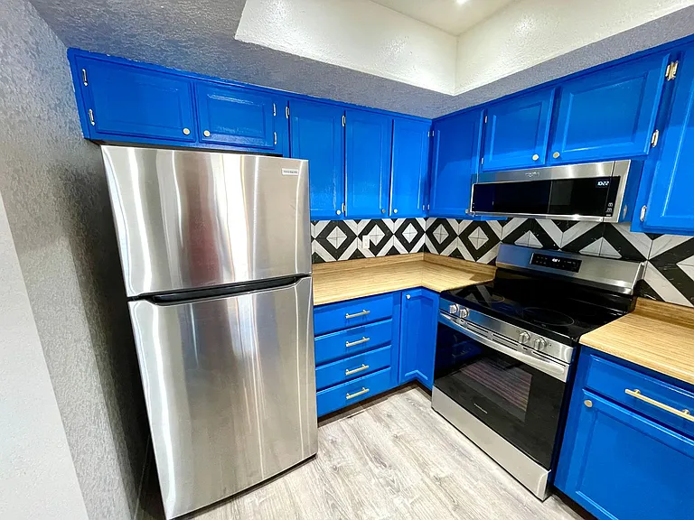 1800 Clubhouse Dr #157 — Photo 9