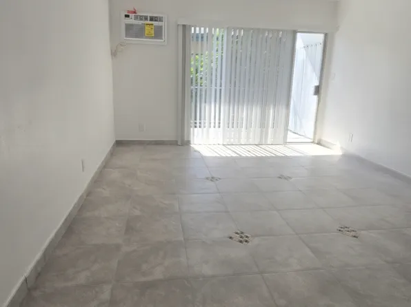 15411 Chase St #5, North Hills, CA 91343
