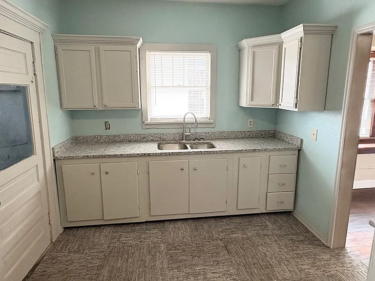 1621 N McKinley Ave — Photo 5