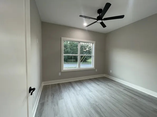1203 E End St #A, Columbia, TN 38401
