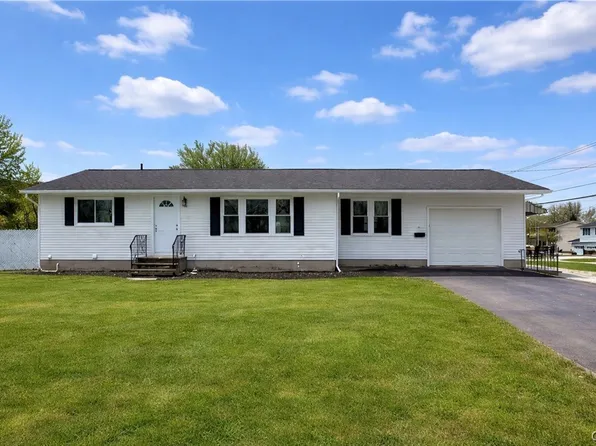 4989 Driftwood Dr, Liverpool, NY 13088