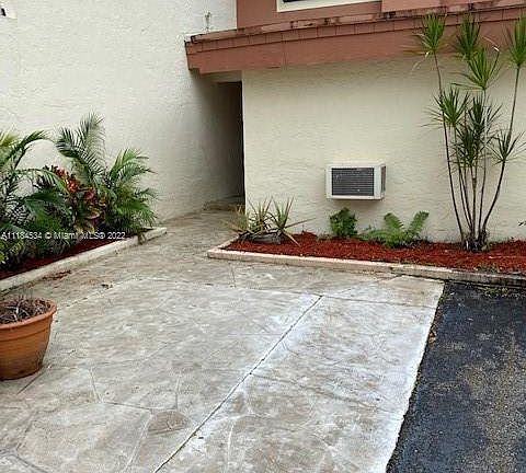 fFront of house 