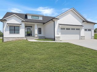 1000 Hampshire Cir, Marion, IA 52302