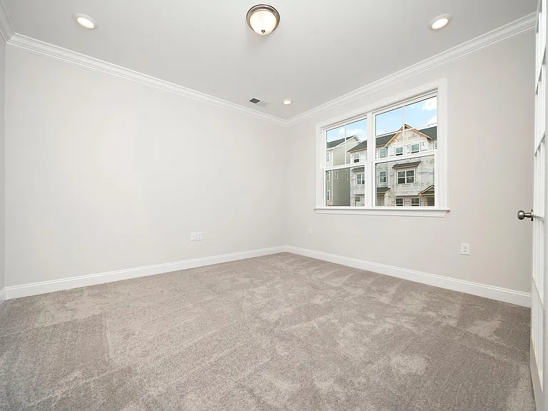729 Cormiche Ln — Photo 13