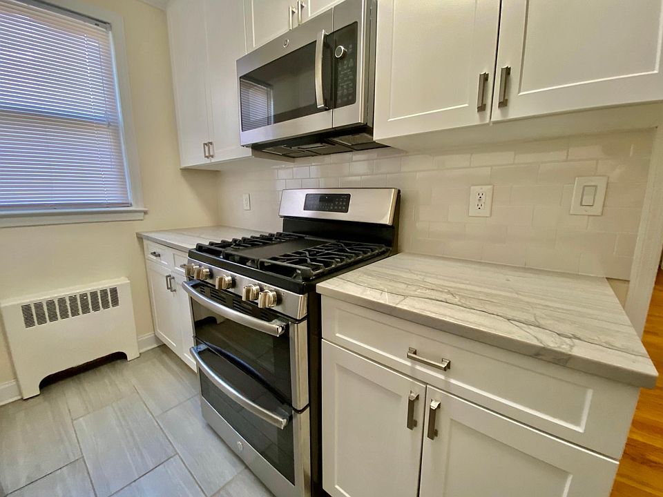1st image of 420 Broadway #1