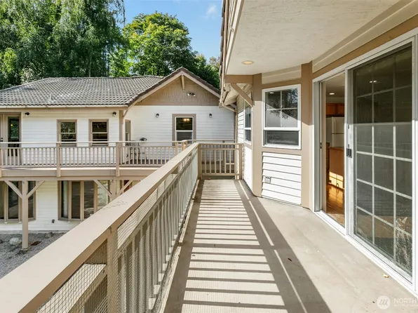 18901 61 Avenue NE, Kenmore, WA 98028