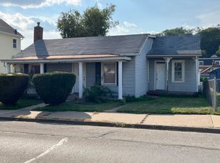 917 Rhomberg Ave, Dubuque, IA 52001