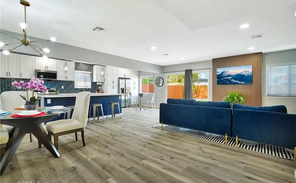 Hansen Ct, Simi Valley — Photo 1