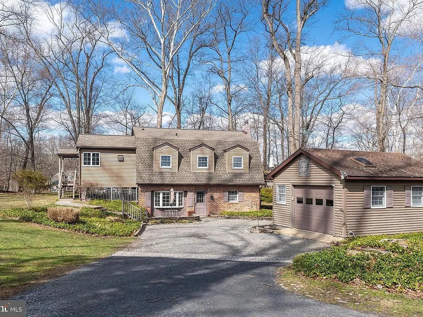 Charming 3-Bed/2-Bath Home in Upper Makefield Township. Available NOW! — Photo 1