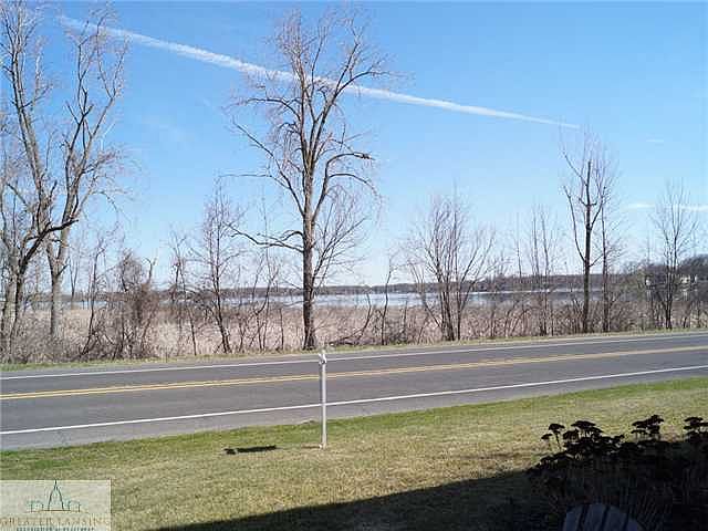 2nd image of 1529 Lake Dr