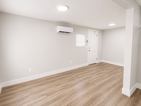 4th image of 2336 Roosevelt St #B
