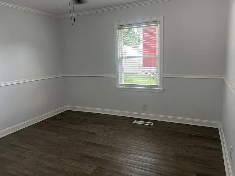 604 College Ave E — Photo 21