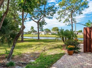 2009 Pine Isle Ln #2009, Naples, FL 34112