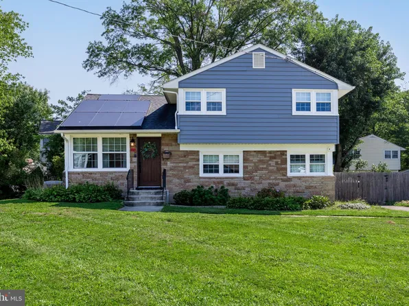 11 Brookmead Dr, Cherry Hill, NJ 08034