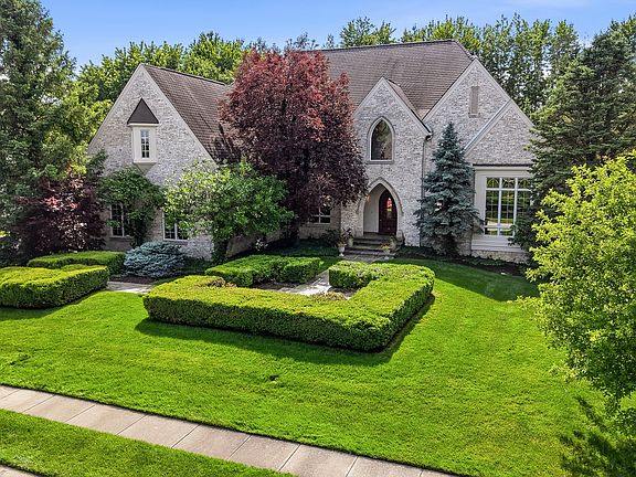 3rd image of 10500 Bishop Cir