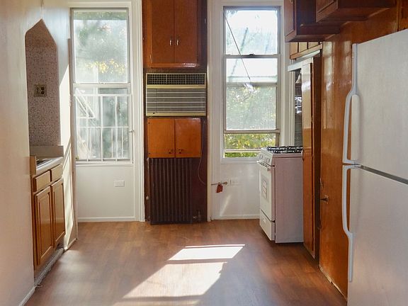 3rd image of 62 Skillman Ave APT 2R