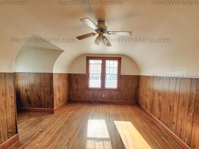 137 Hope Ave — Photo 19