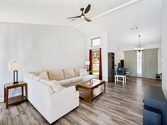 4th image of 4505 Queen Cir