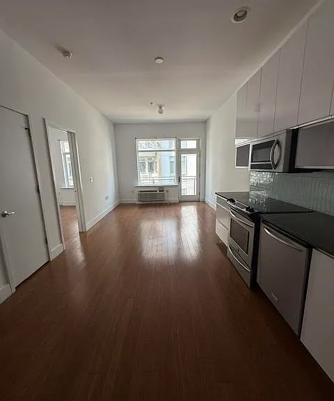 217 Newark Ave #307 — Photo 4