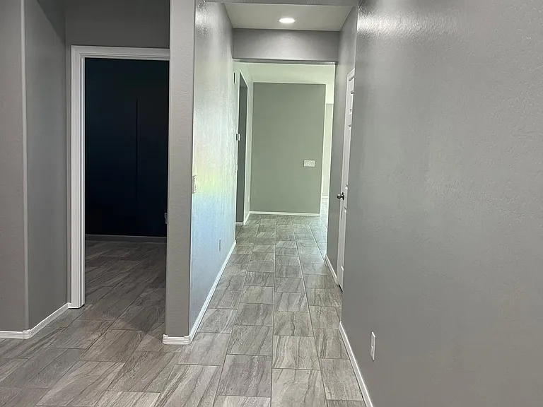 8503 W Peppertree Ln — Photo 26