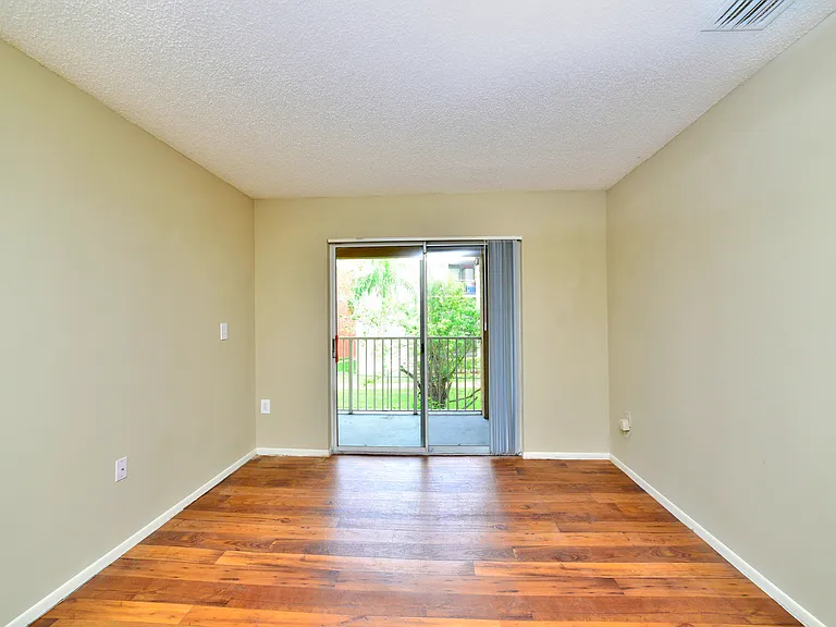 Fairway View Apartments — Photo 9