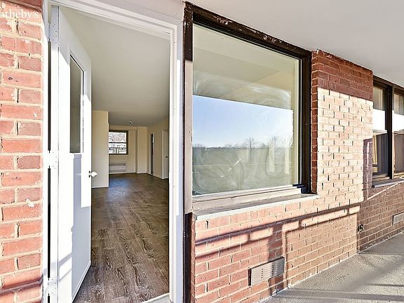 5th image of 4901 Henry Hudson Pkwy W APT 7C