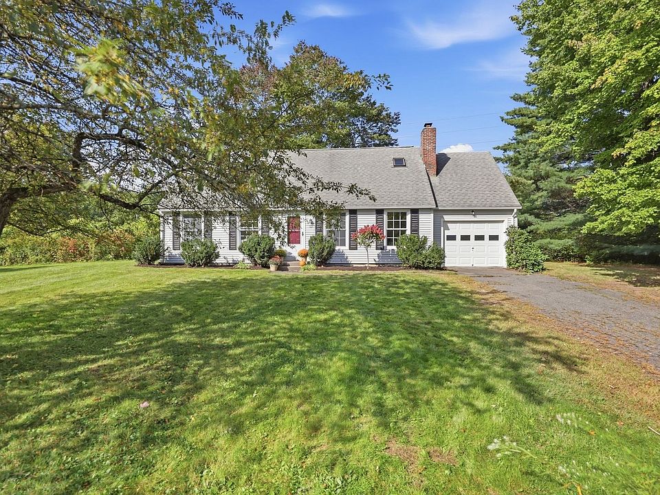 1st image of 15 Surrey Ln