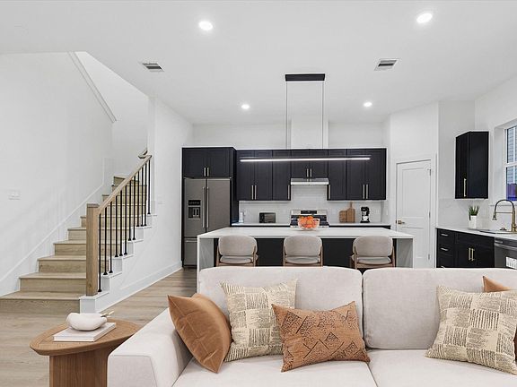 4th image of 961 Highland Light Ln