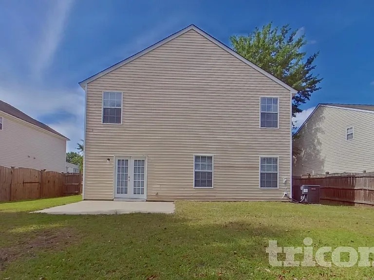 945 Schofield Ln — Photo 16