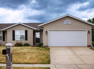 1317 Whispering Pines Dr, Delavan, WI 53115