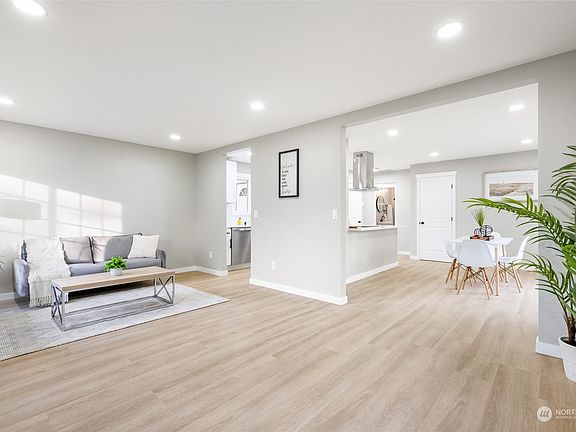 2nd image of 9717 9th Avenue E