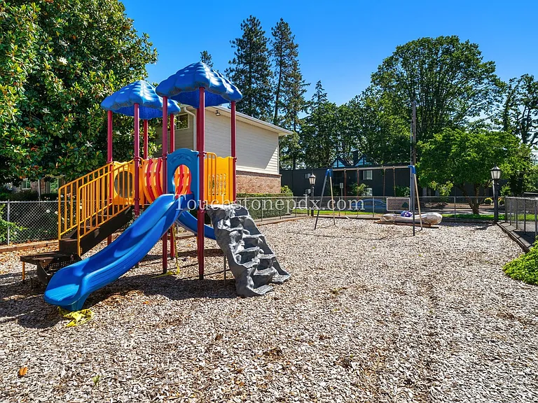 Beaverton Garden Court Apartments — Photo 7