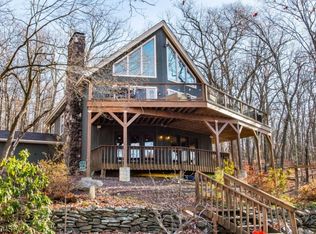 18 E Shore Rd, Bloomingdale, NJ 07403