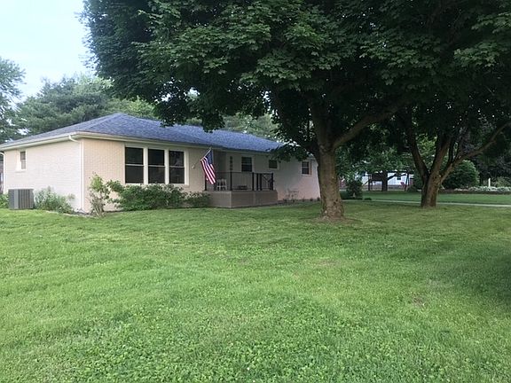 2nd image of 1616 E Paw Paw Pike