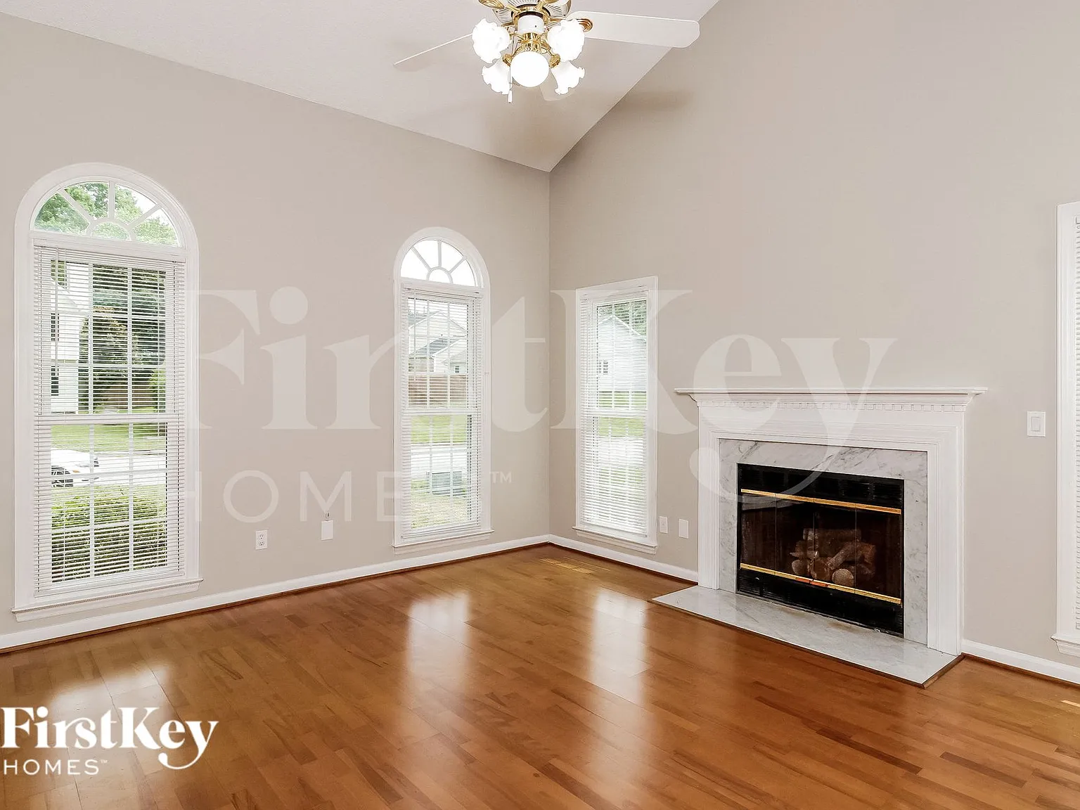 3 bed, 3.0 bath, 1616 sqft, $2,440 — Photo 2